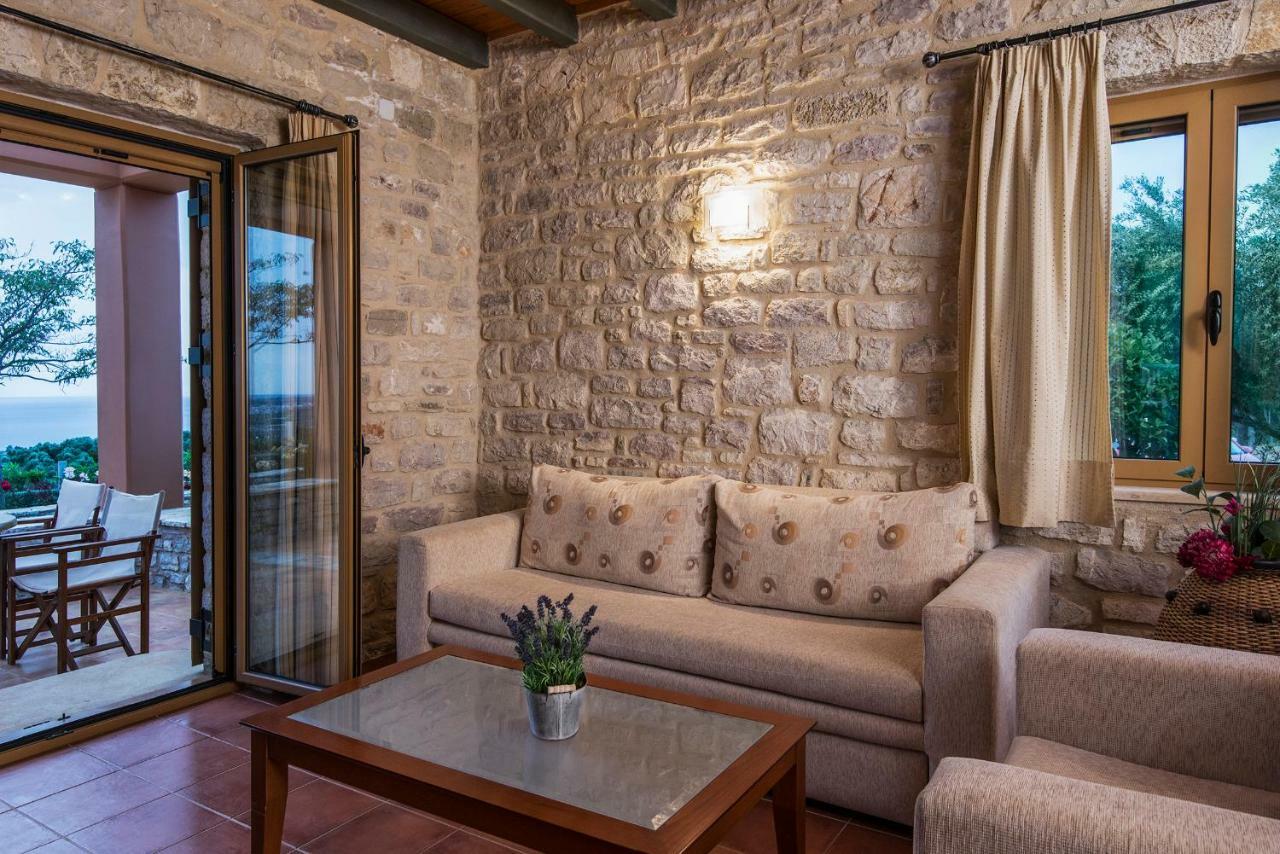 Enastron Villas Kyparissia Exterior foto