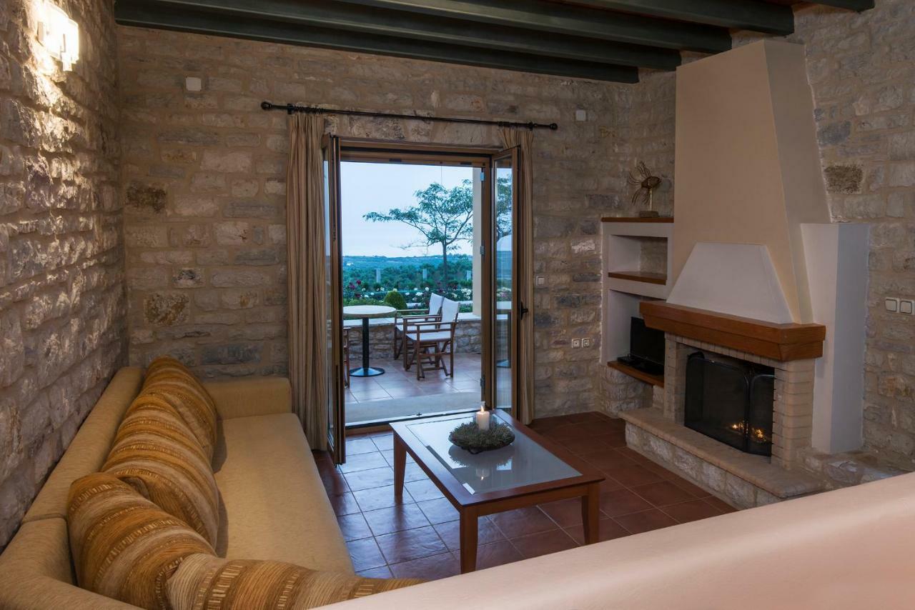 Enastron Villas Kyparissia Exterior foto