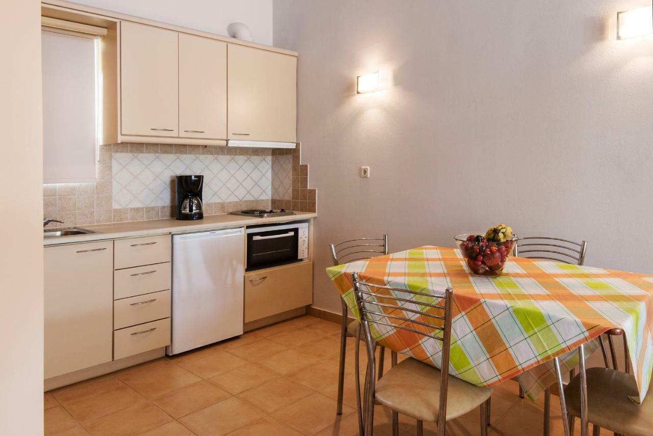 Enastron Villas Kyparissia Exterior foto