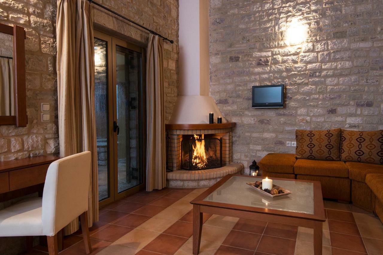 Enastron Villas Kyparissia Exterior foto