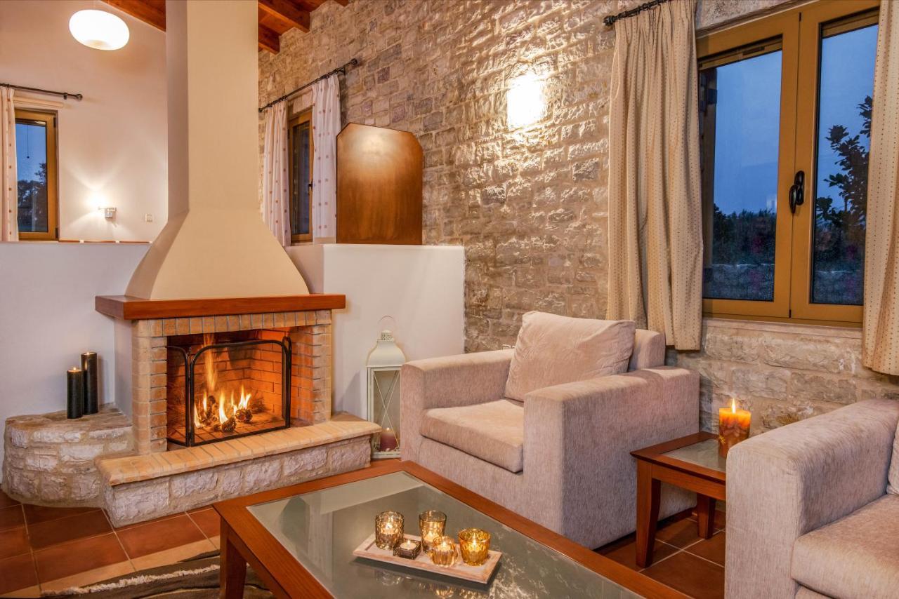 Enastron Villas Kyparissia Exterior foto